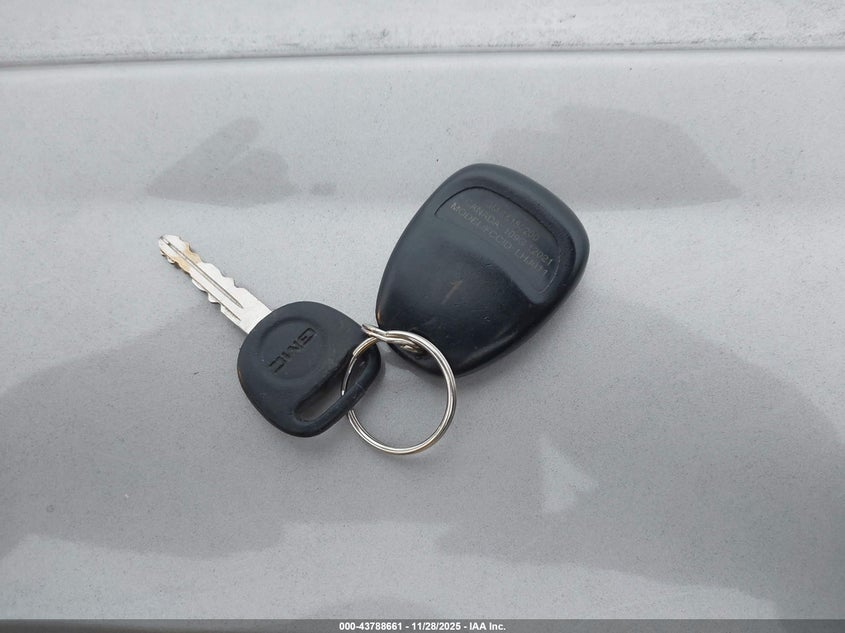 2005 GMC Yukon Denali VIN: 1GKEK63U25J139294 Lot: 43788661