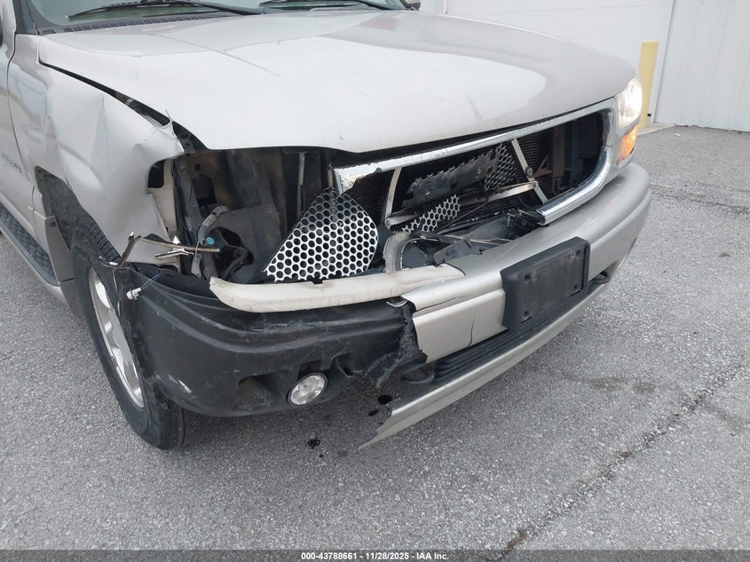 2005 GMC Yukon Denali VIN: 1GKEK63U25J139294 Lot: 43788661