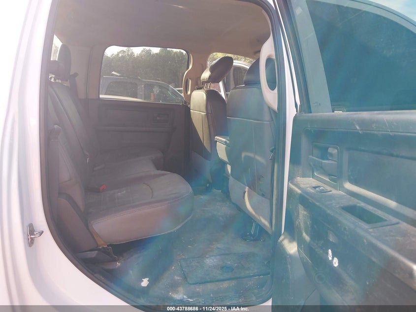 2018 Ram 3500 Tradesman 4X4 8' Box VIN: 3C63RRGL0JG267635 Lot: 43788686