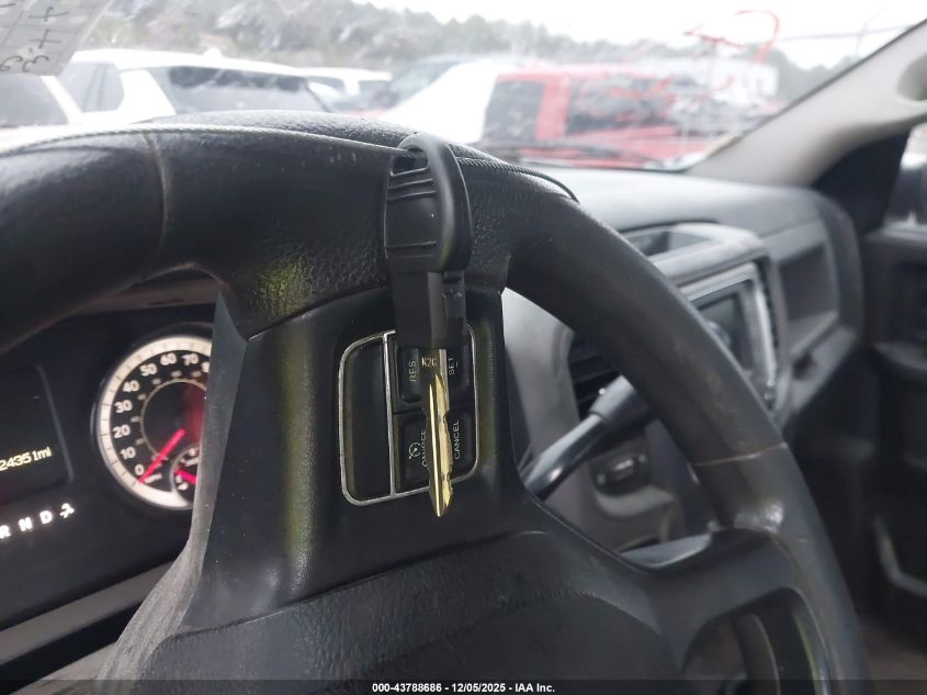 2018 Ram 3500 Tradesman 4X4 8' Box VIN: 3C63RRGL0JG267635 Lot: 43788686