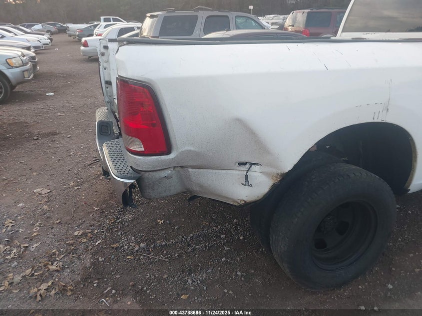 2018 Ram 3500 Tradesman 4X4 8' Box VIN: 3C63RRGL0JG267635 Lot: 43788686