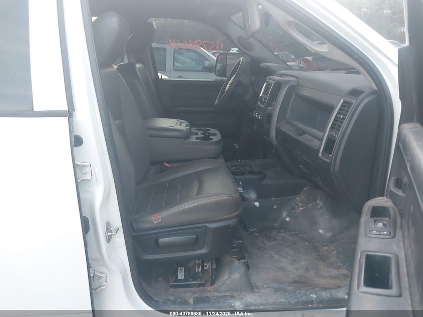 2018 Ram 3500 Tradesman 4X4 8' Box VIN: 3C63RRGL0JG267635 Lot: 43788686