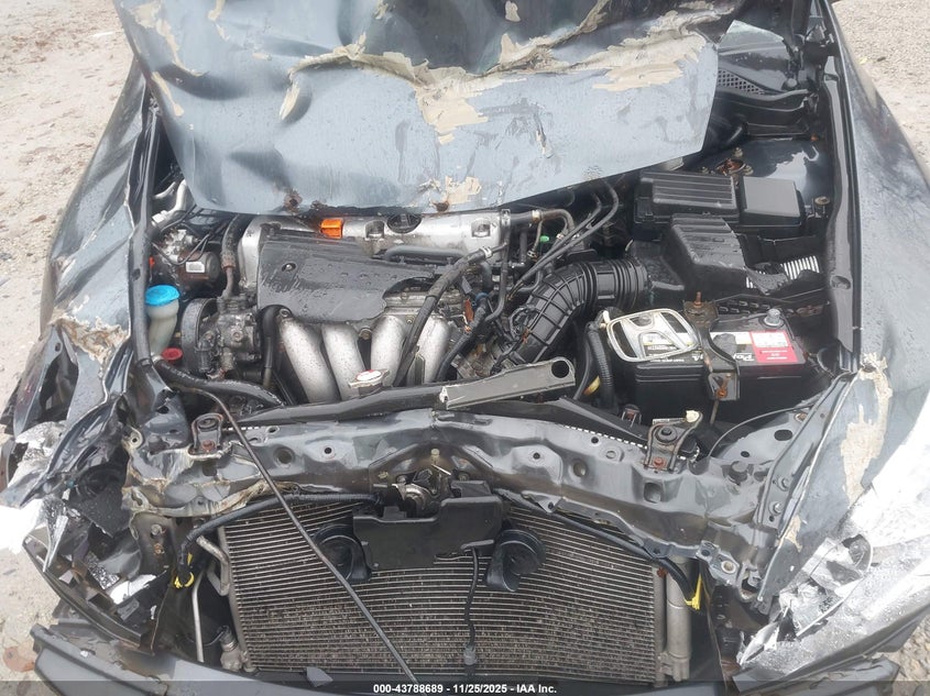 2004 Honda Accord 2.4 Ex VIN: 1HGCM56824A090474 Lot: 43788689