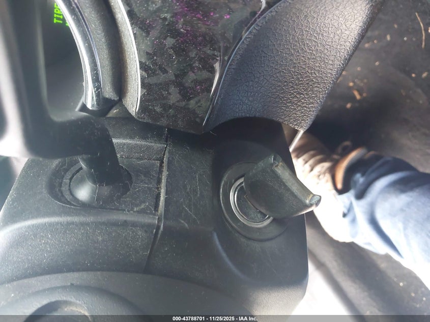 2007 Ford Mustang V6 Deluxe/V6 Premium VIN: 1ZVFT80N175258341 Lot: 43788701