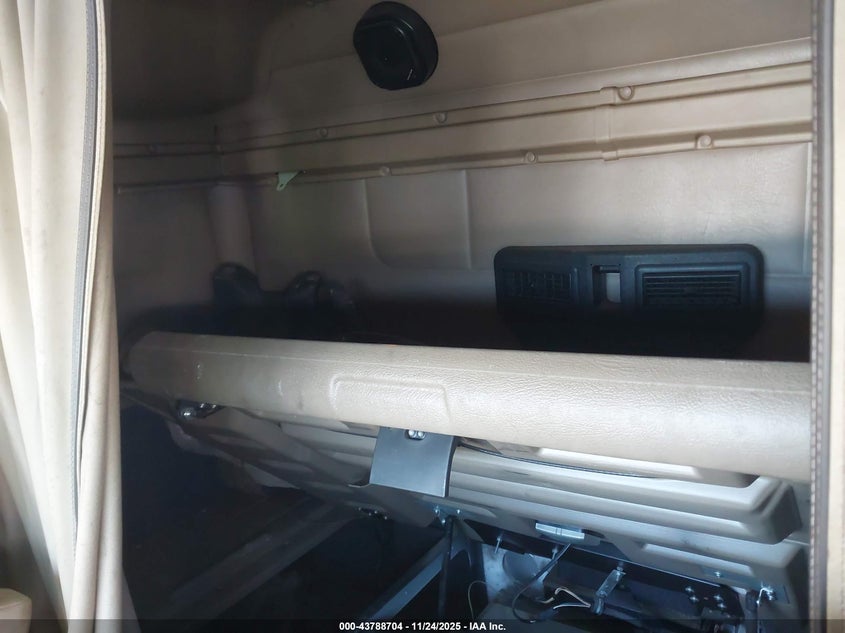 2009 International 9200 9200I VIN: 2HSCESBR59C070080 Lot: 43788704