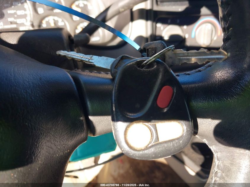 2000 GMC Sierra 1500 Sle VIN: 1GTEC14T9YZ228335 Lot: 43788766