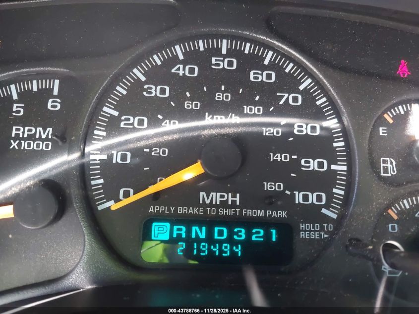 2000 GMC Sierra 1500 Sle VIN: 1GTEC14T9YZ228335 Lot: 43788766