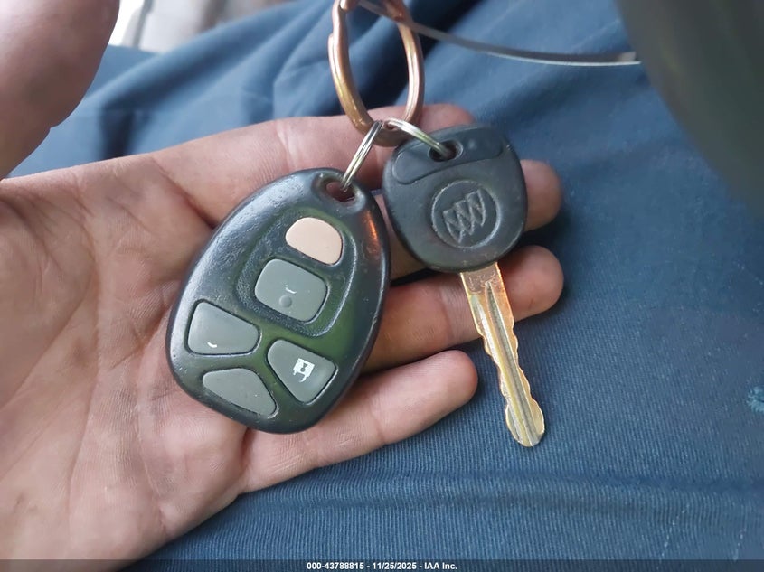 2005 Buick Lacrosse Cxl VIN: 2G4WD532751308010 Lot: 43788815