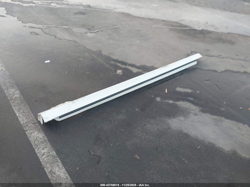 2005 Buick Lacrosse Cxl VIN: 2G4WD532751308010 Lot: 43788815