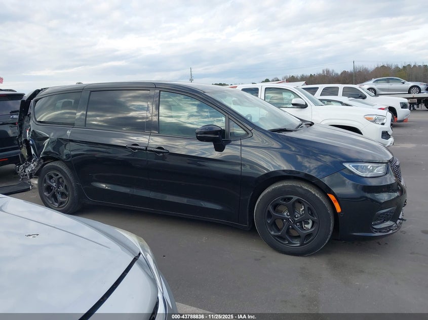 2022 Chrysler Pacifica Hybrid Touring L VIN: 2C4RC1L79NR173543 Lot: 43788836