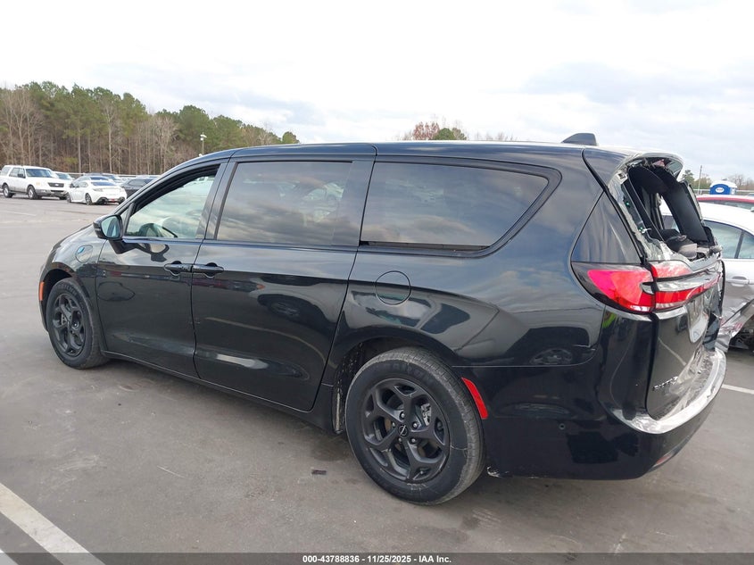 2022 Chrysler Pacifica Hybrid Touring L VIN: 2C4RC1L79NR173543 Lot: 43788836