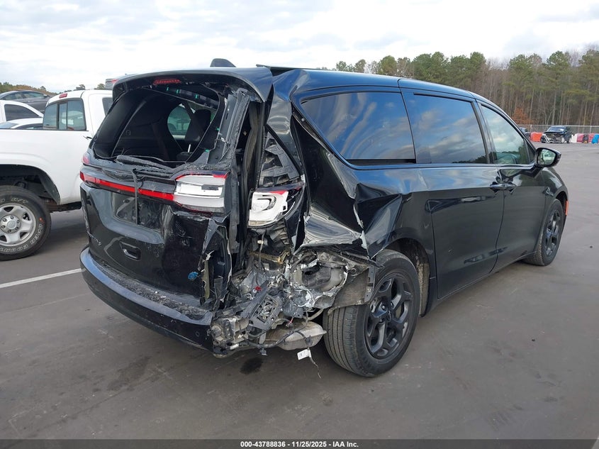 2022 Chrysler Pacifica Hybrid Touring L VIN: 2C4RC1L79NR173543 Lot: 43788836