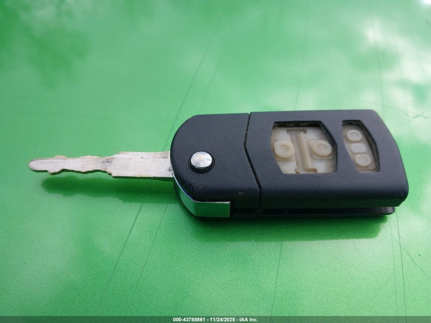 2011 Mazda Mazda2 Touring VIN: JM1DE1HZ9B0114772 Lot: 43788861