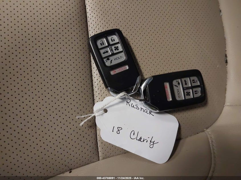 2018 Honda Clarity Plug-In Hybrid Touring VIN: JHMZC5F30JC001497 Lot: 43788891