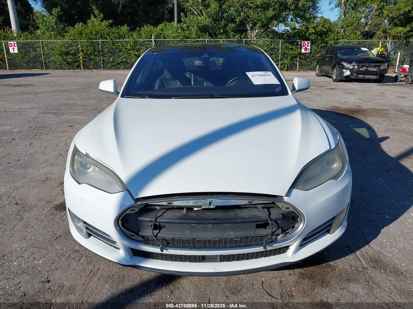 2016 Tesla Model S 60D/70D/75D/85D/90D VIN: 5YJSA1E27GF129418 Lot: 43788895