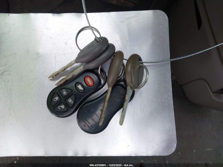 2001 Chrysler Town & Country Lxi VIN: 2C4GP54L81R190665 Lot: 43788901