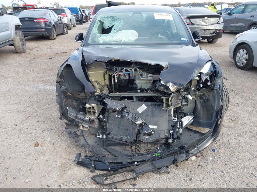 2018 Tesla Model 3 Long Range/Mid Range VIN: 5YJ3E1EA9JF171290 Lot: 43788909