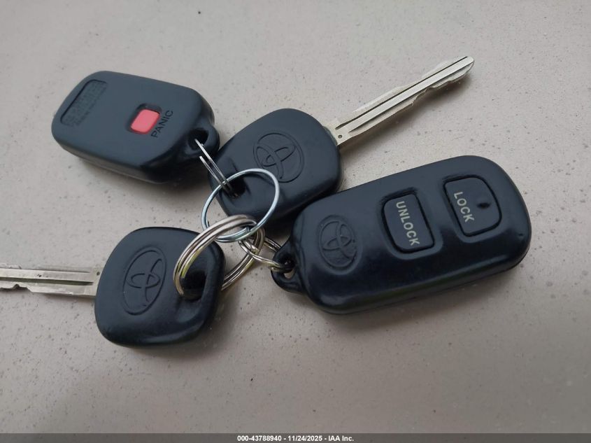 2007 Toyota Corolla Le VIN: 1NXBR32E87Z888259 Lot: 43788940