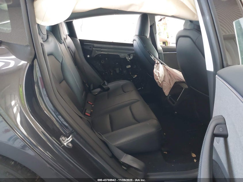 2025 Tesla Model 3 Long Range Rear-Wheel Drive/Standard VIN: 5YJ3E1EA7SF973726 Lot: 43788942