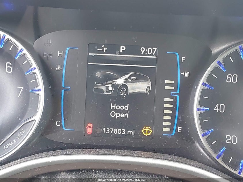 2017 Chrysler Pacifica Touring-L VIN: 2C4RC1BG1HR788061 Lot: 43789008