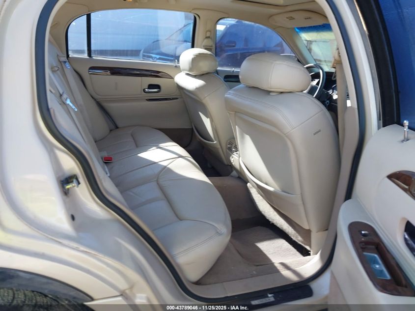 1999 Lincoln Town Car Cartier VIN: 1LNHM83W1XY641381 Lot: 43789046