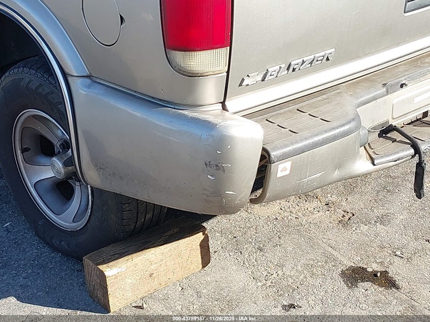 2001 Chevrolet Blazer Lt VIN: 1GNCS13W312120708 Lot: 43789157