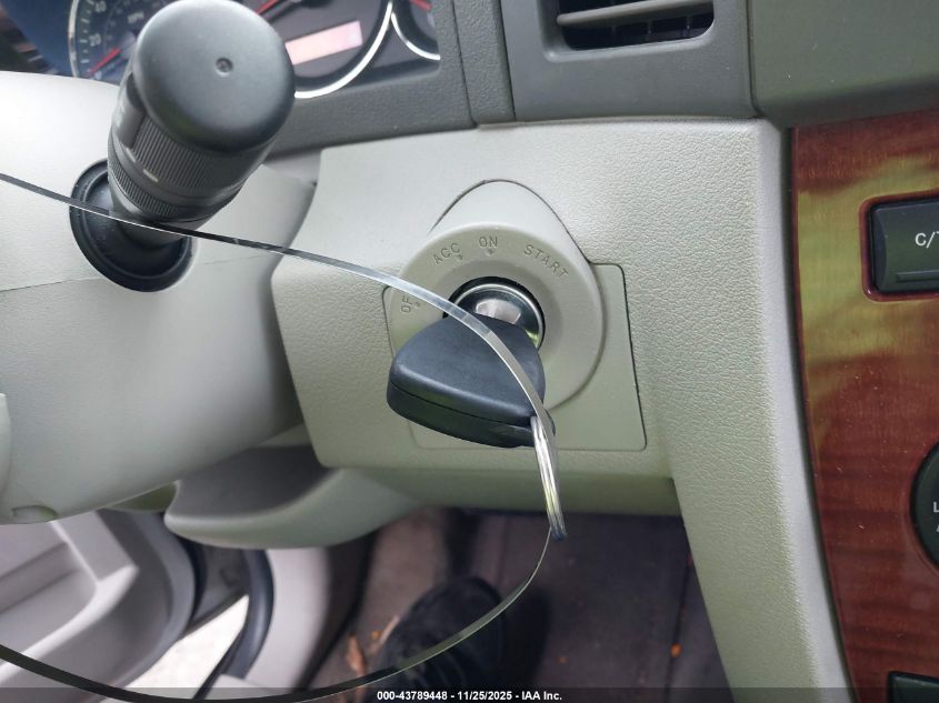 2005 Jeep Grand Cherokee Limited VIN: 1J4HS58N05C684722 Lot: 43789448