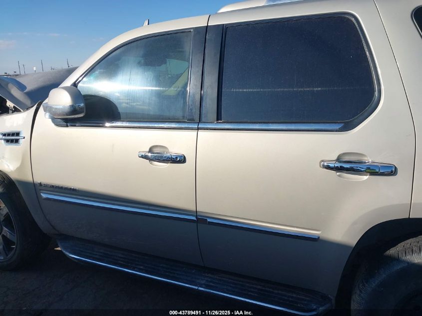 2009 Cadillac Escalade Standard VIN: 1GYFK232X9R156112 Lot: 43789491