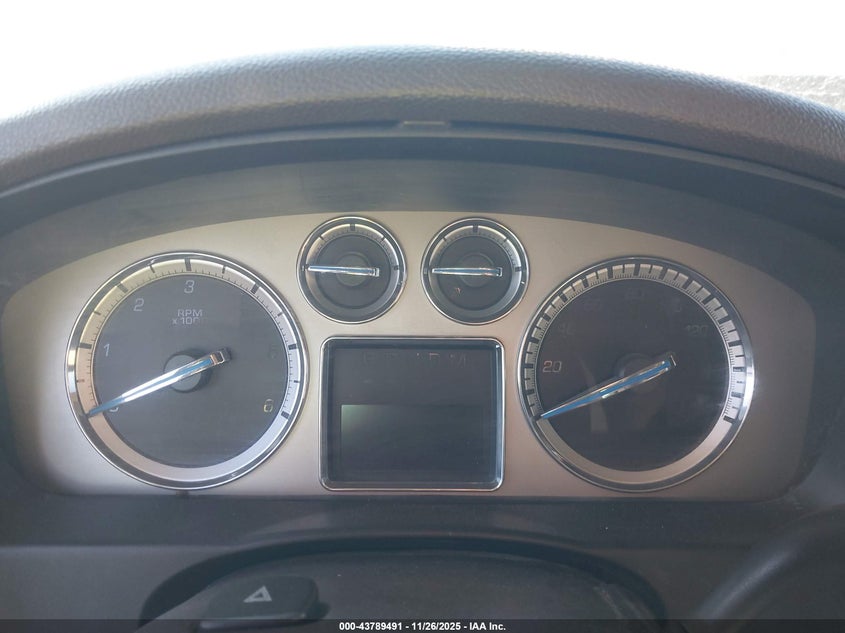 2009 Cadillac Escalade Standard VIN: 1GYFK232X9R156112 Lot: 43789491