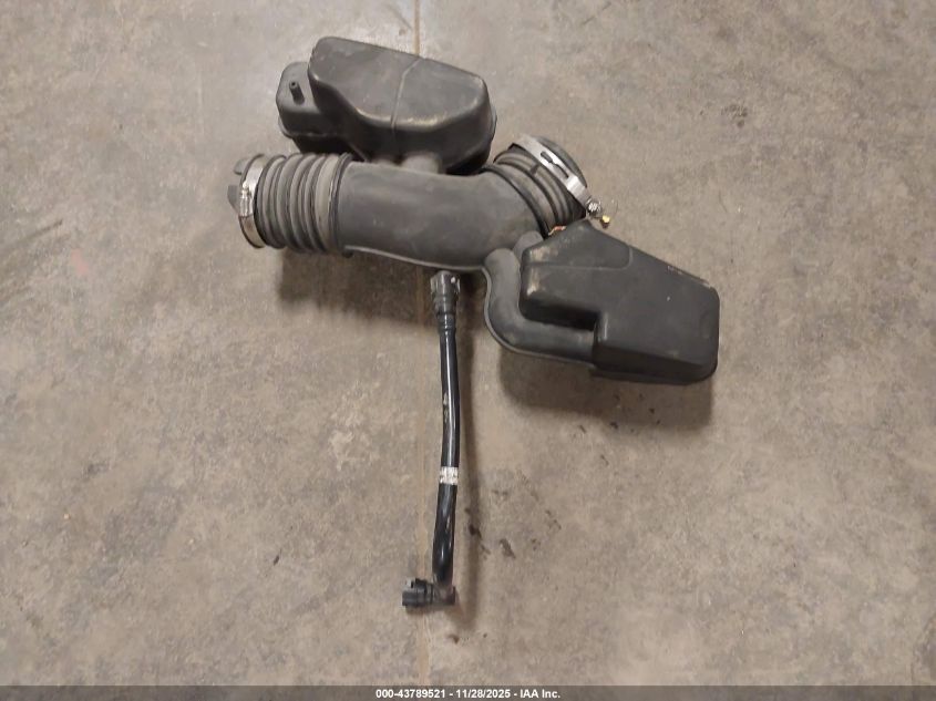 2013 Ford Taurus Sel VIN: 1FAHP2E84DG103210 Lot: 43789521