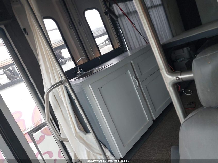 2007 Ford E-350 Cutaway VIN: 1FDWE35P47DA20348 Lot: 43789525