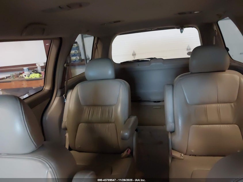 2004 Honda Odyssey Ex-L VIN: 5FNRL18084B015197 Lot: 43789547