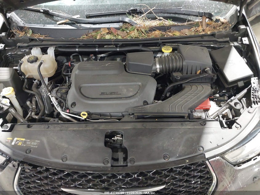 2023 Chrysler Pacifica Touring L VIN: 2C4RC1BG2PR534325 Lot: 43789709