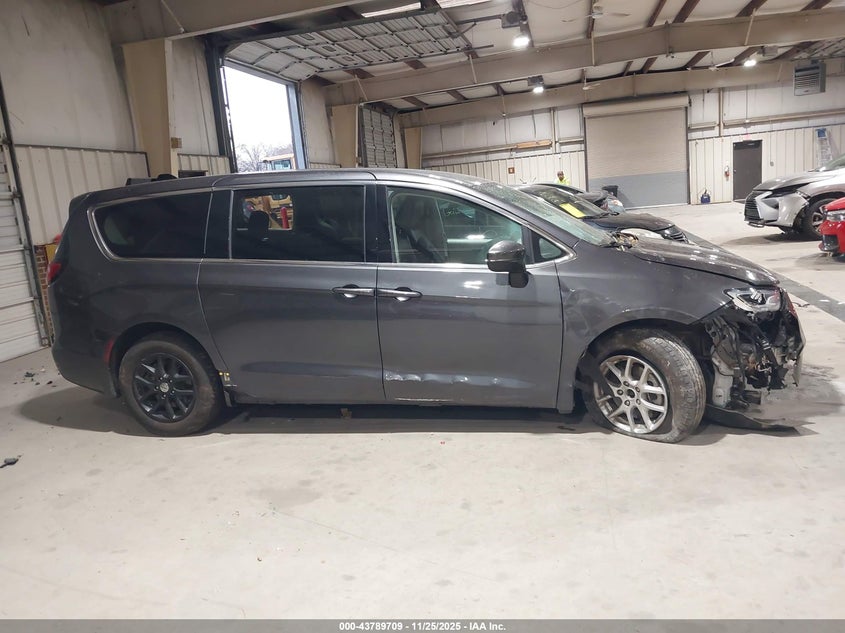 2023 Chrysler Pacifica Touring L VIN: 2C4RC1BG2PR534325 Lot: 43789709