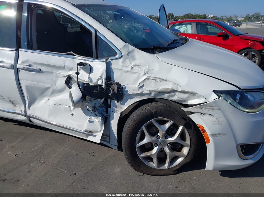 2020 Chrysler Pacifica Limited VIN: 2C4RC1GG8LR284463 Lot: 43789722