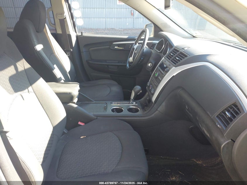 1GNLRFED8AJ224217 2010 CHEVROLET TRAVERSE photo no. 5