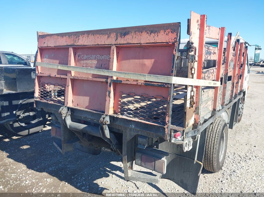 2000 GMC W4500 W45042 VIN: J8DC4B14XY7005884 Lot: 43789847