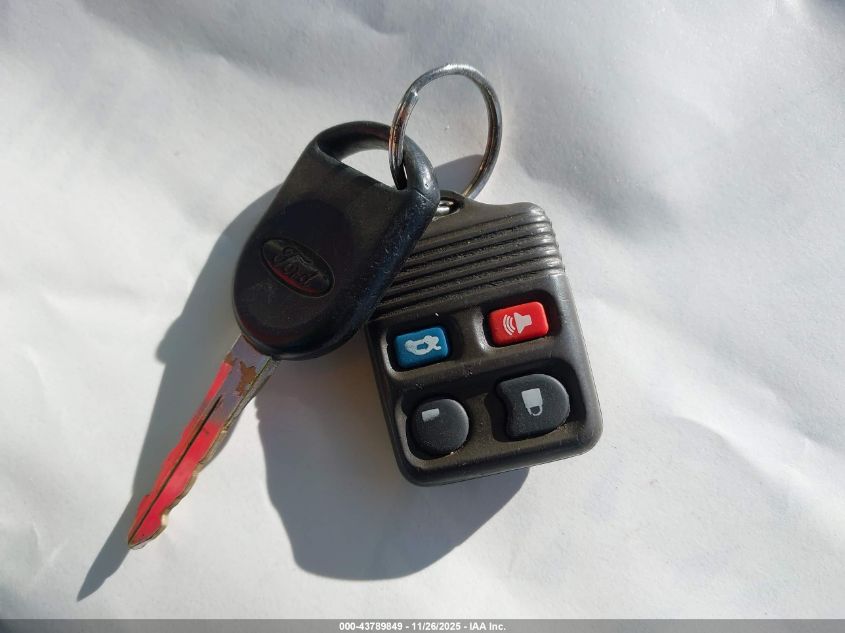 2005 Ford Crown Victoria Standard VIN: 2FAFP73W15X137865 Lot: 43789849