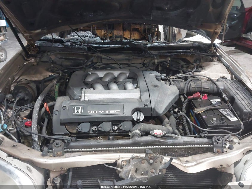 2000 Honda Accord 3.0 Ex VIN: 1HGCG1651YA013090 Lot: 43790068
