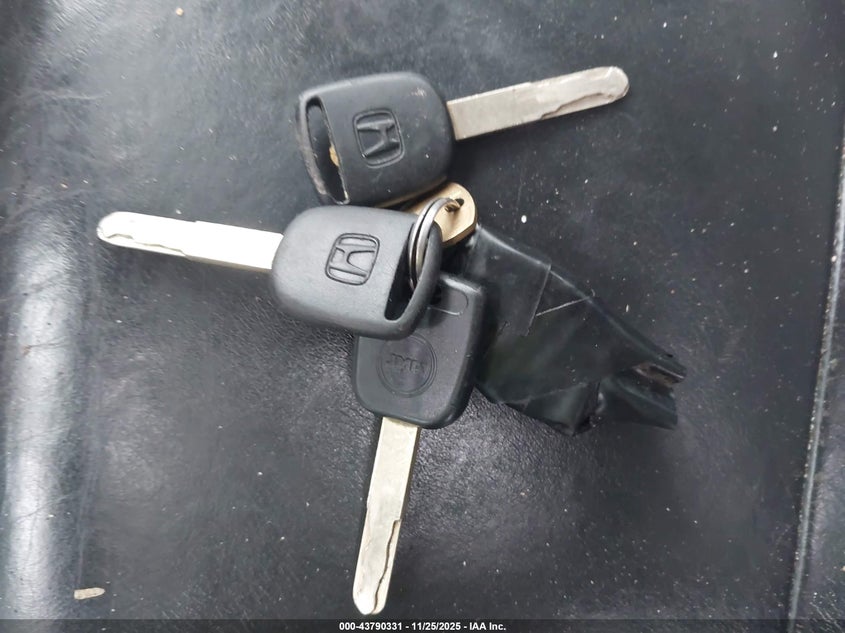 2008 Honda Cr-V Lx VIN: 3CZRE38368G705878 Lot: 43790331