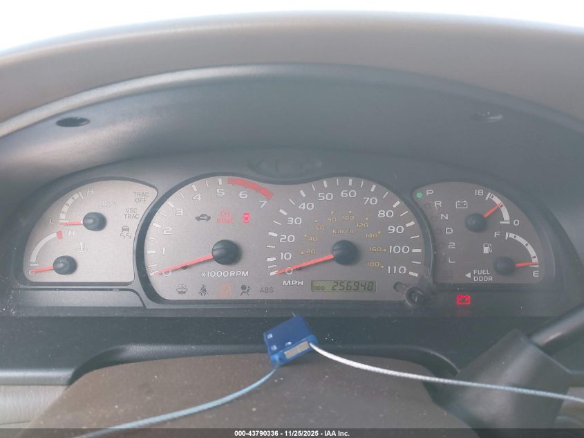 2004 Toyota Sequoia Sr5 V8 VIN: 5TDZT34A54S220076 Lot: 43790336