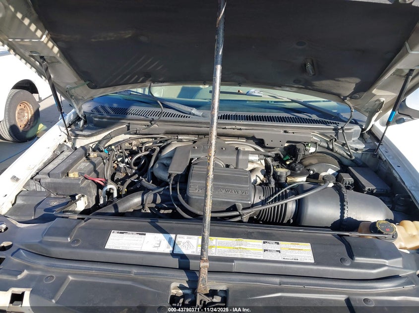 1999 Lincoln Navigator VIN: 5LMRU27A3XLJ21578 Lot: 43790371