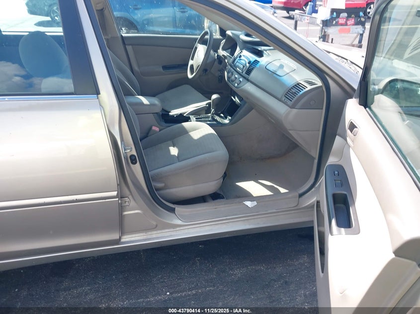4T1BE32K25U011703 2005 TOYOTA CAMRY photo no. 5