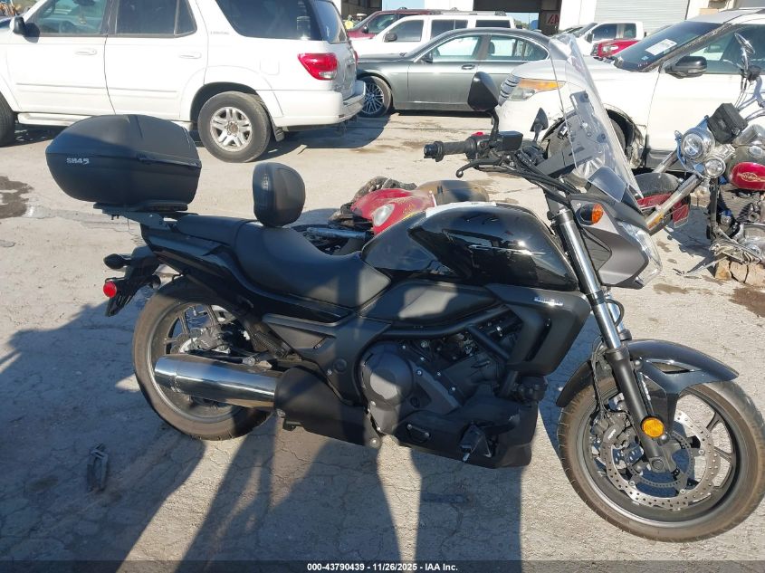 2018 Honda Ctx700 Nd VIN: JH2RC6845JK300056 Lot: 43790439