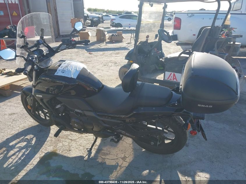 2018 Honda Ctx700 Nd VIN: JH2RC6845JK300056 Lot: 43790439