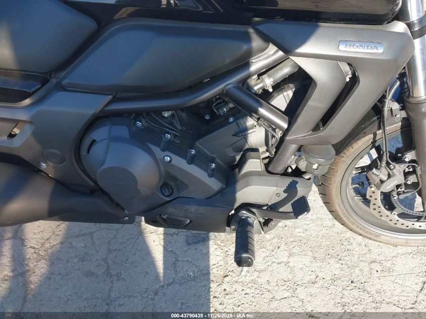 2018 Honda Ctx700 Nd VIN: JH2RC6845JK300056 Lot: 43790439