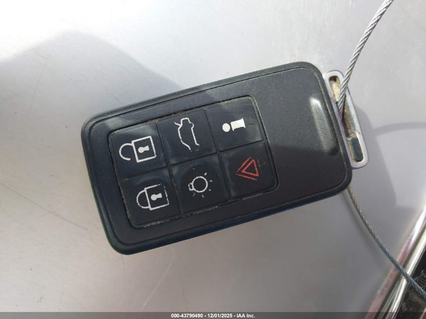 2012 Volvo S60 T6/T6 R-Design VIN: YV1902FH9C2040662 Lot: 43790490