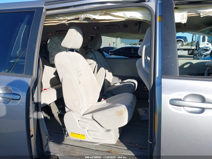 2012 Toyota Sienna Le V6 8 Passenger VIN: 5TDKK3DC0CS244189 Lot: 43790500