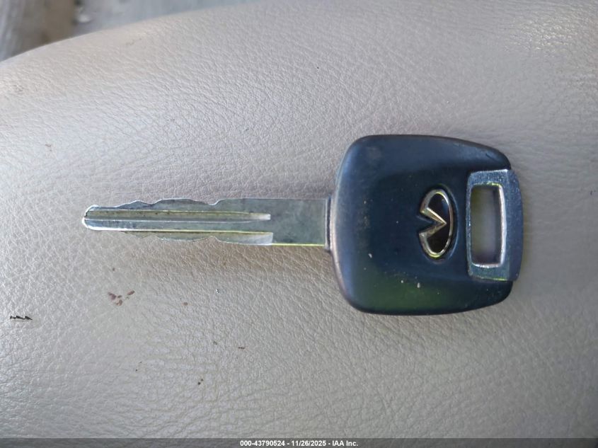 2001 Infiniti I30 Luxury VIN: JNKCA31A11T036751 Lot: 43790524