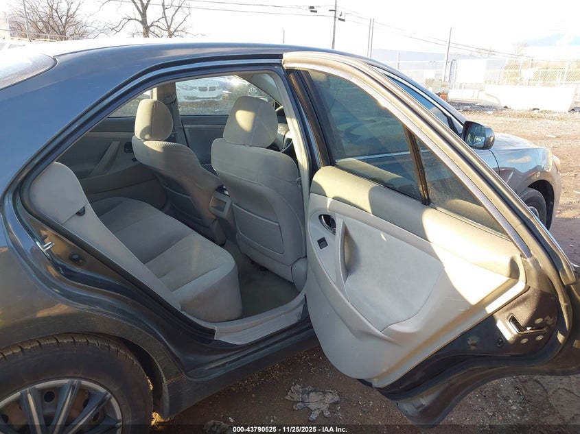 2009 Toyota Camry Le VIN: 4T1BE46K49U878199 Lot: 43790525